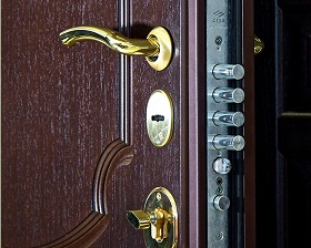 Замена замка на металлической двери Legran в Омске